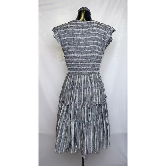 Angie Women’s Med Gray Layered Ruched V-Neck Bohemian Short Sleeve Dress NWT - Picture 4 of 5